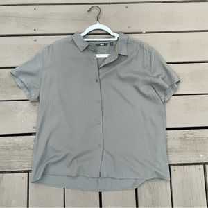 Uniqlo Button-down
